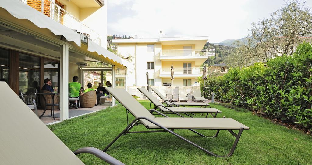 Eco Hotel Bonapace Torbole Sul Garda Exteriör bild