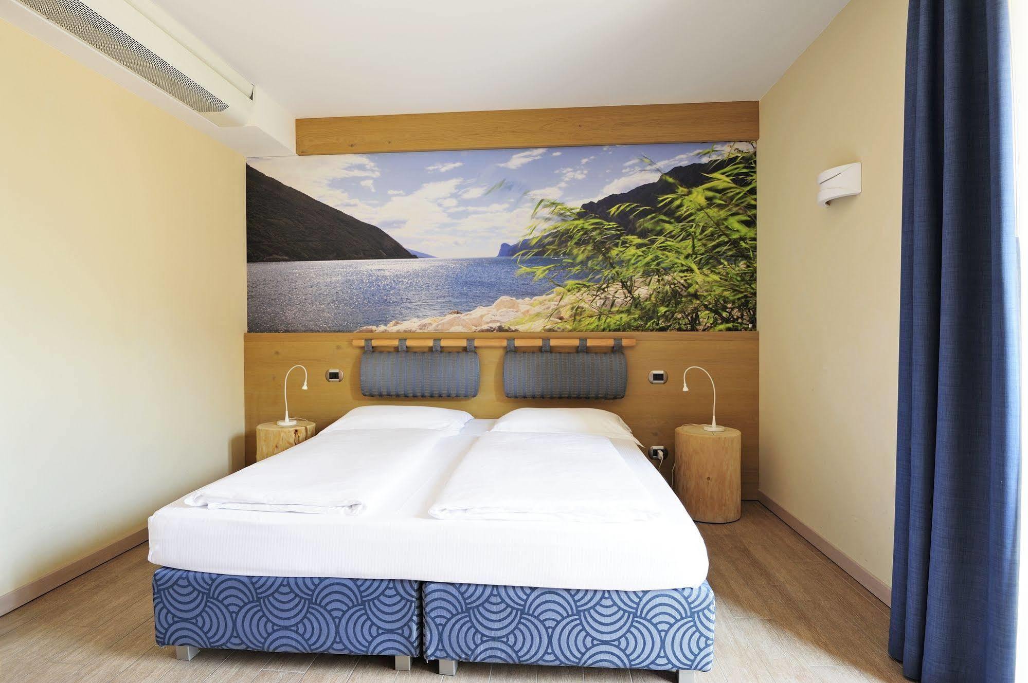 Eco Hotel Bonapace Torbole Sul Garda Exteriör bild