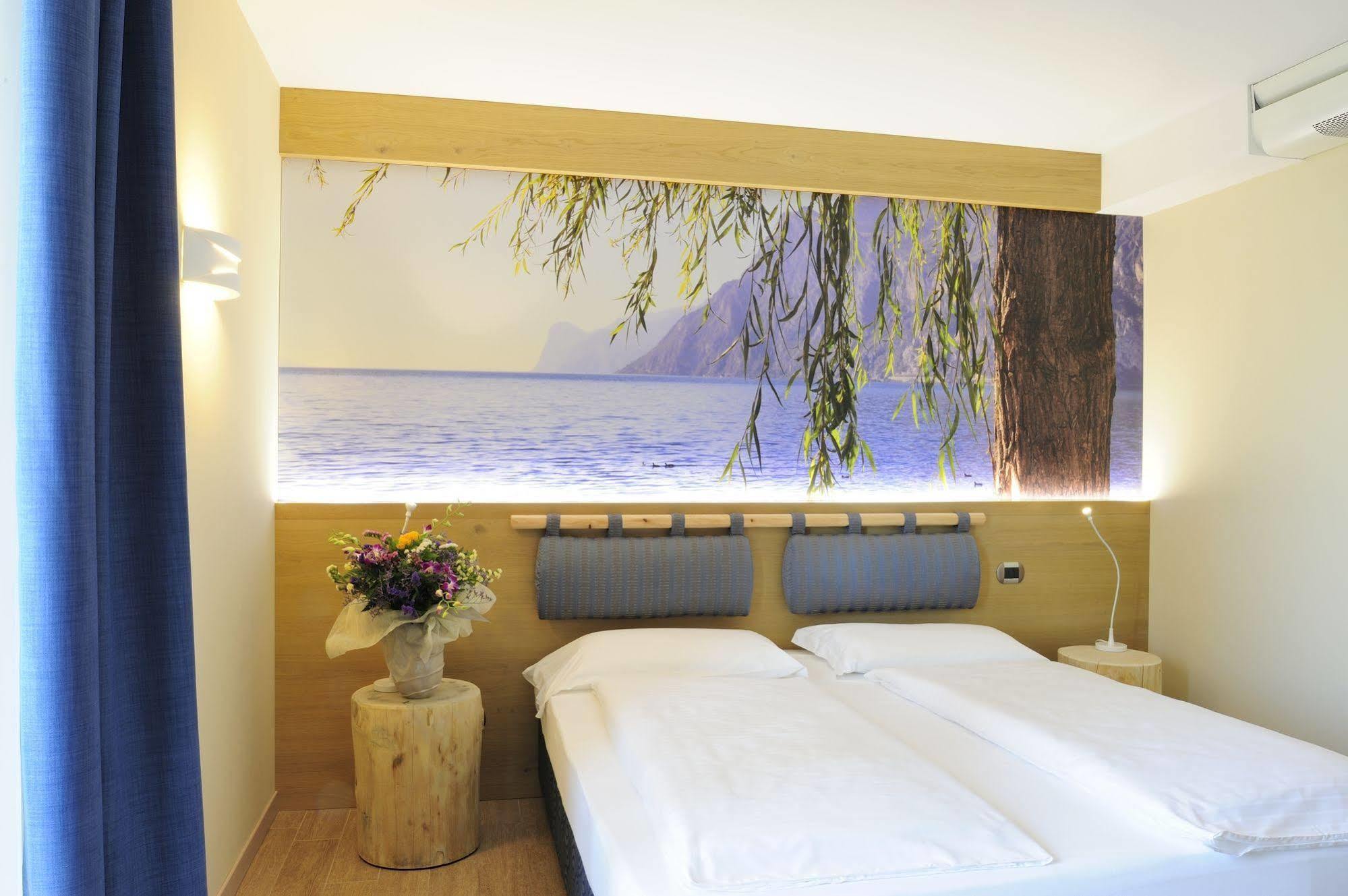 Eco Hotel Bonapace Torbole Sul Garda Exteriör bild